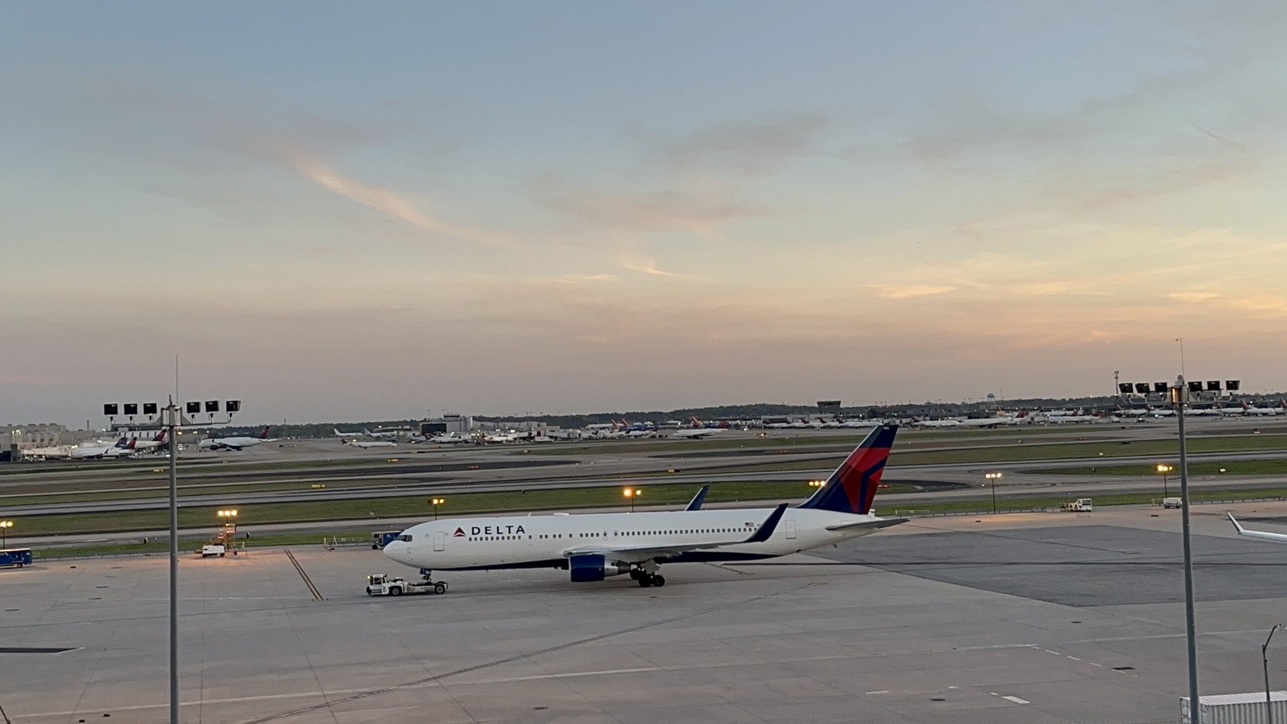 Photo of: Delta Air Lines Boeing 767-300