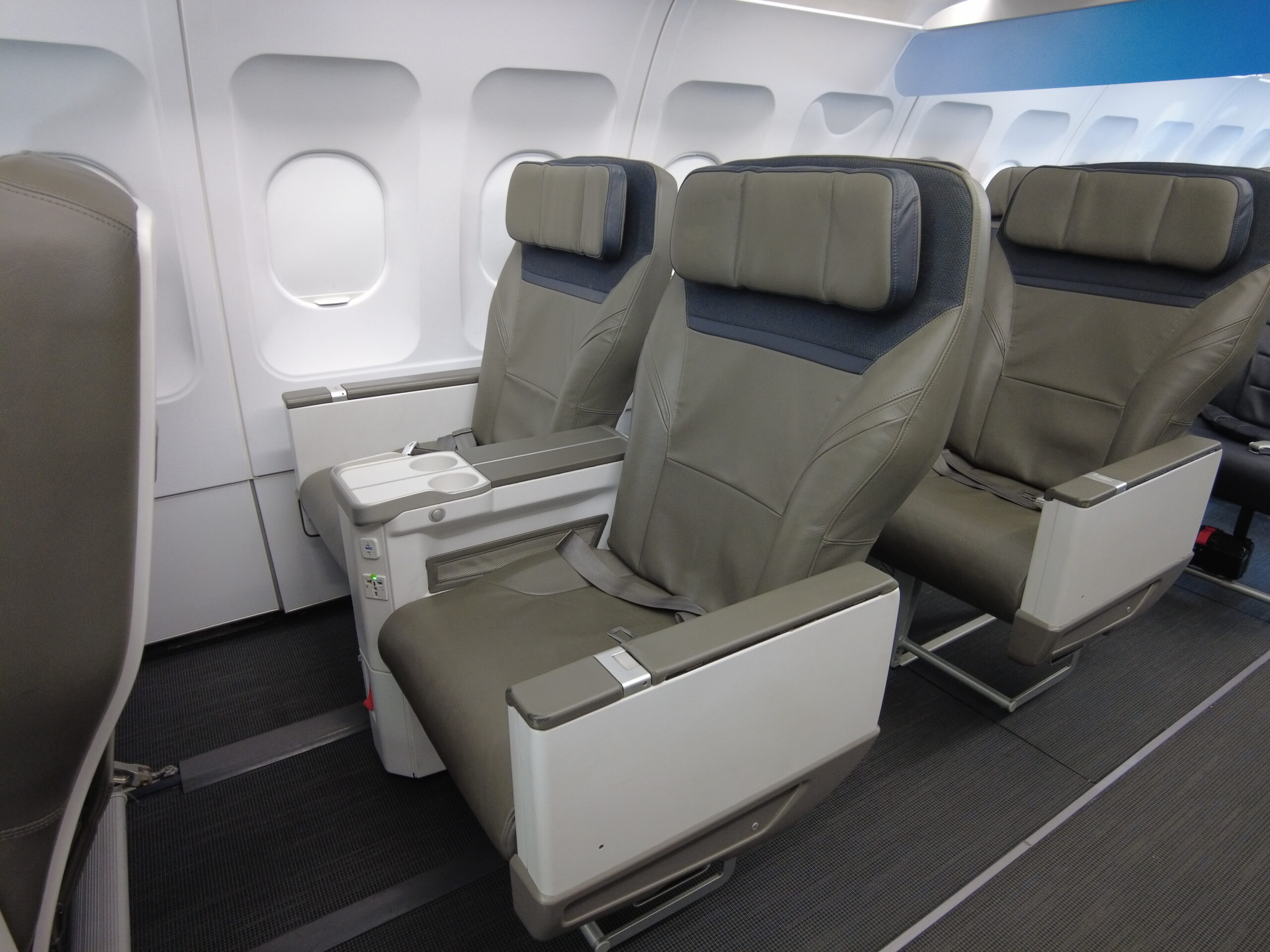 Review: Red Way Airlines Go Extra Business Class