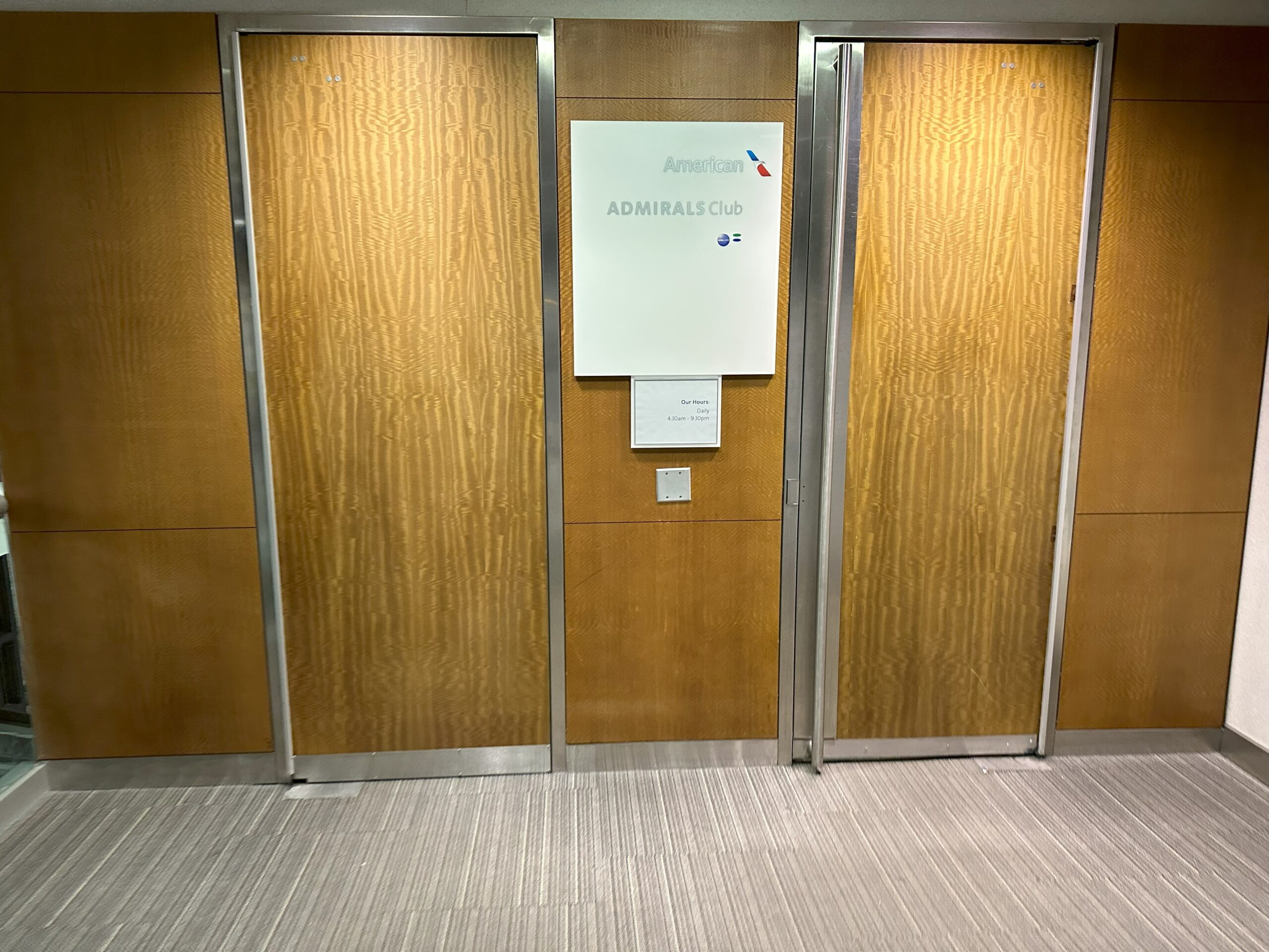 Review: American Airlines Admirals Club PHL